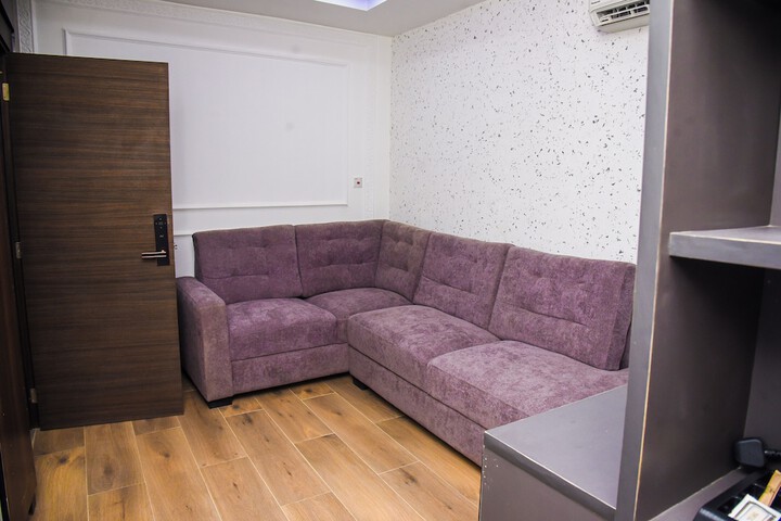 Room 20 of 98