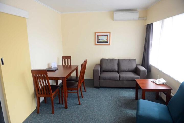 Room 22 of 32