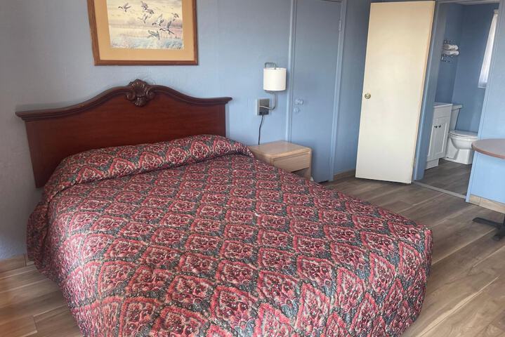 Room 10 of 35