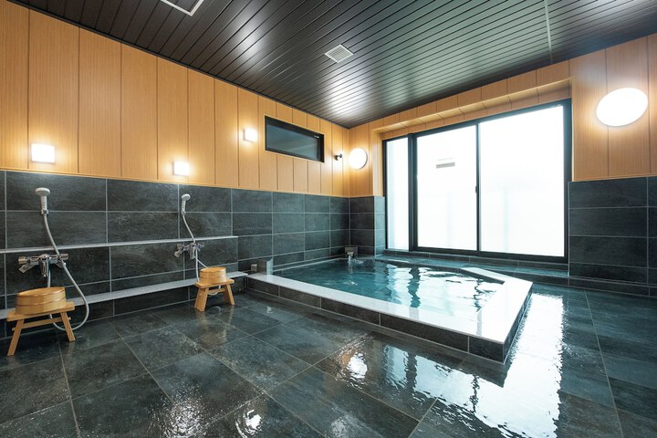 Room 15 of 18