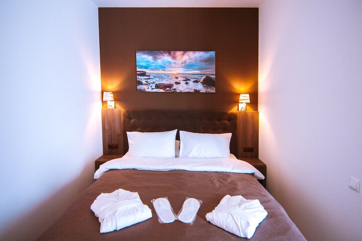 Room 9 of 35