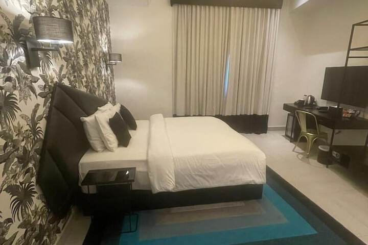 Room 14 of 34