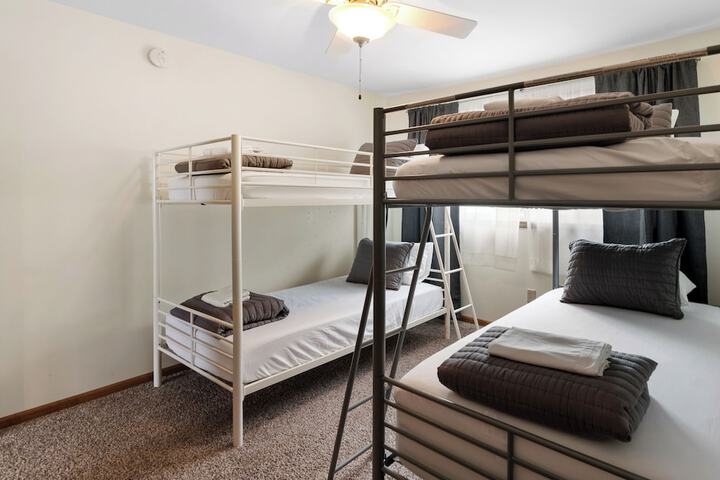 Room 38 of 154