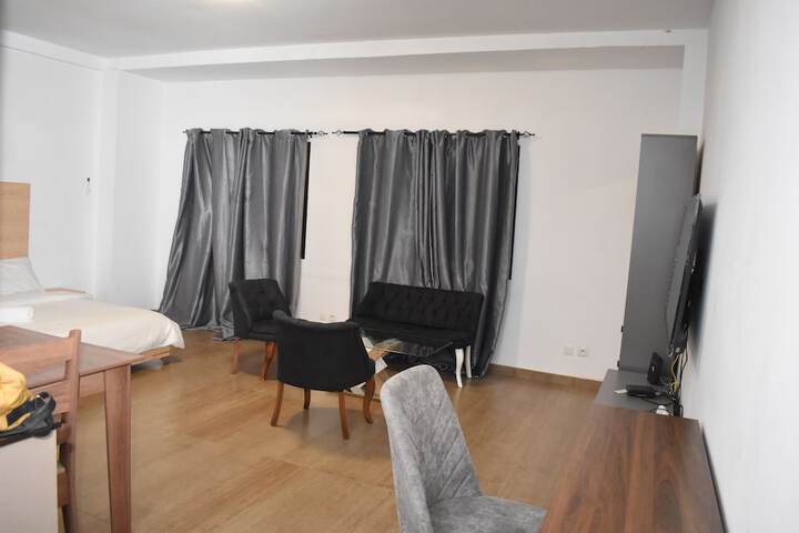 Room 21 of 28