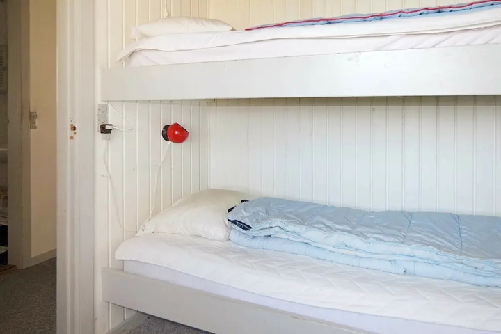 Room 2 of 12