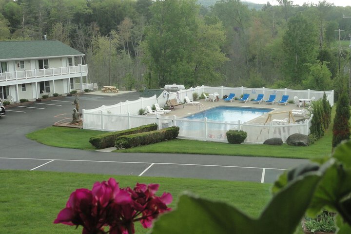 Pool 67 of 106