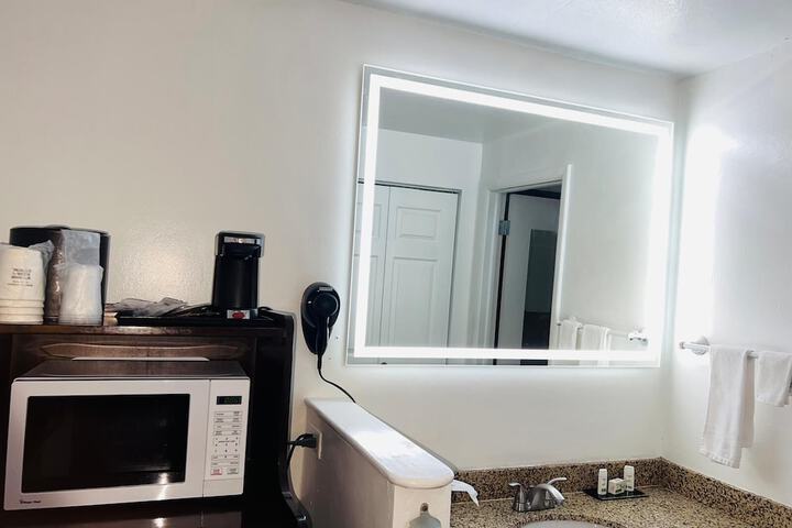 Room 10 of 24