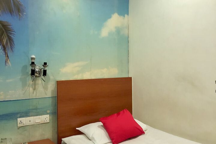 Room 13 of 47