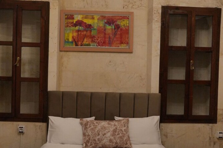 Room 14 of 27