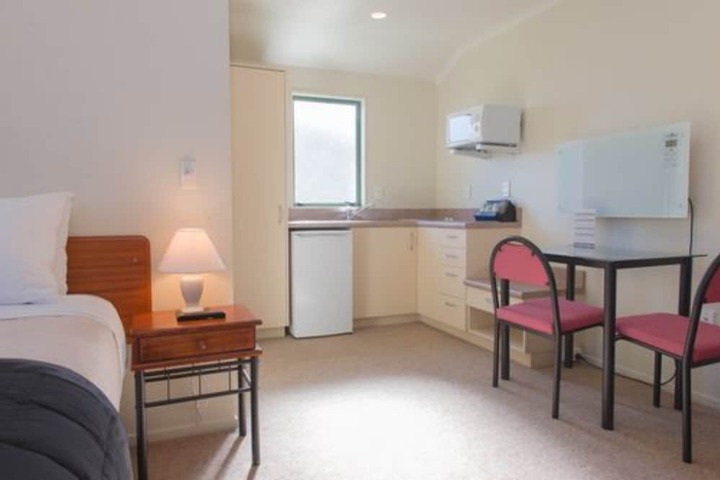 Room 9 of 61
