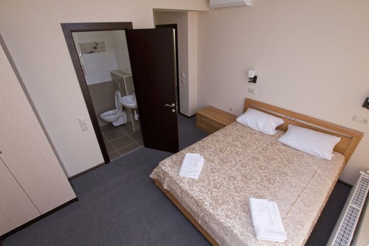 Room 7 of 51