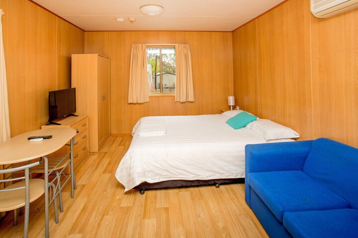 Room 6 of 36