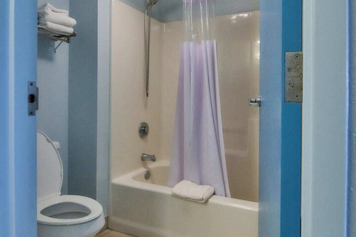 Room 58 of 77