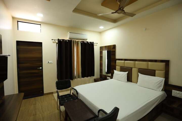 Room 14 of 39
