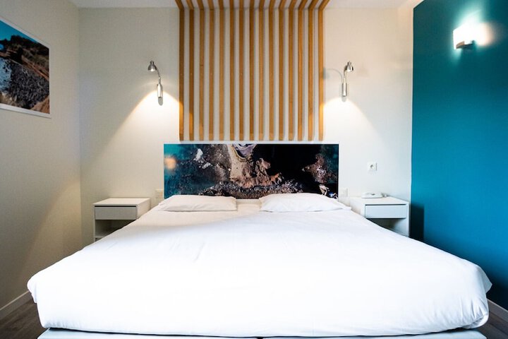 Room 5 of 48
