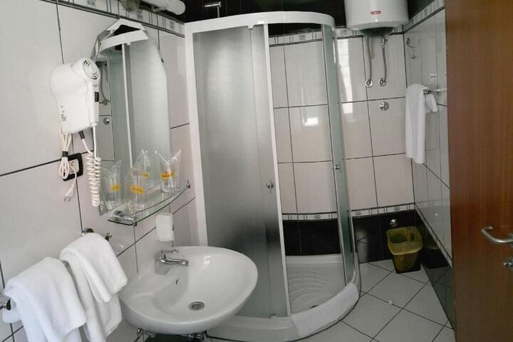 Room 65 of 95