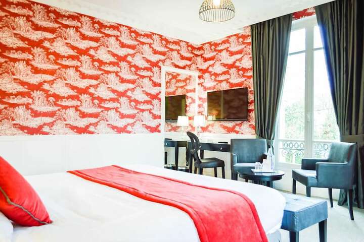 Room 7 of 74