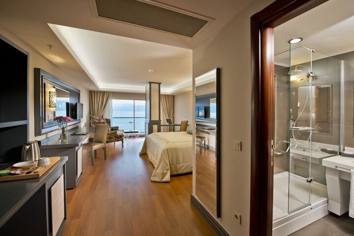 Room 30 of 61
