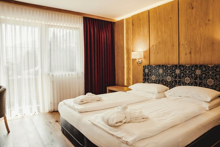 Room 16 of 163