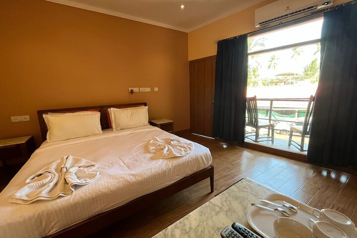 Room 2 of 5