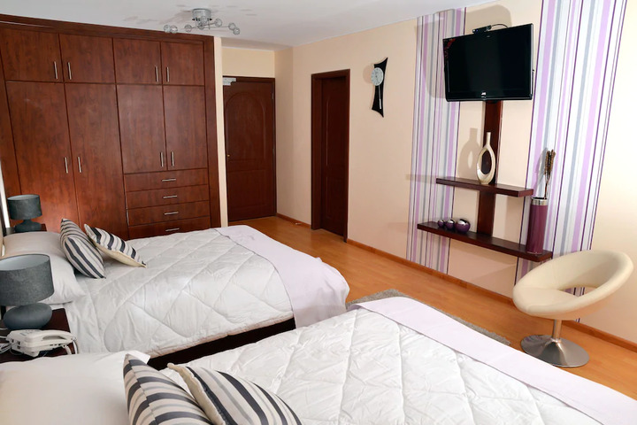 Room 5 of 6