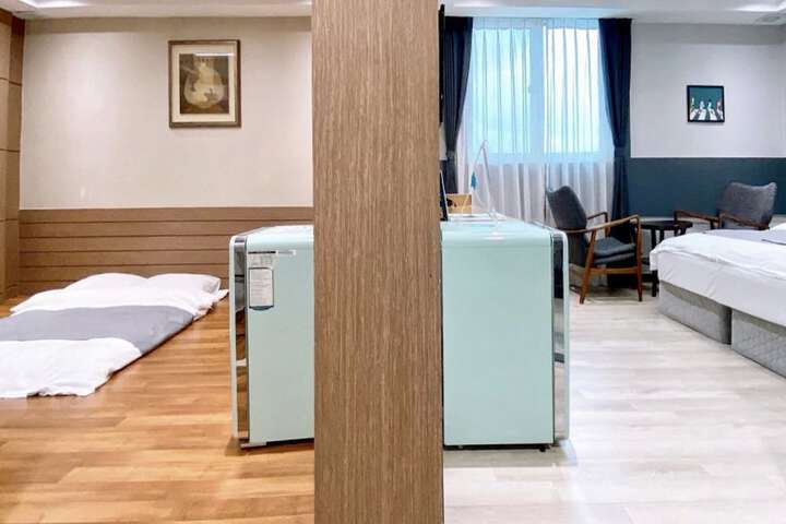 Room 105 of 184