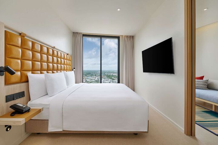 Room 10 of 39