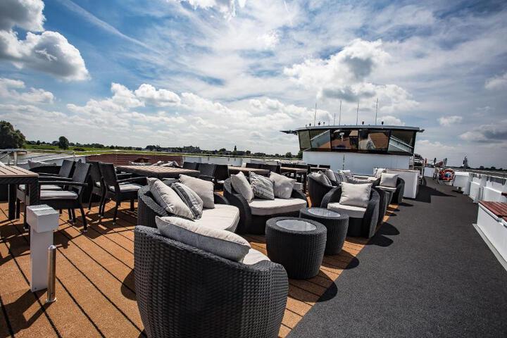 Terrace/Patio 9 of 23