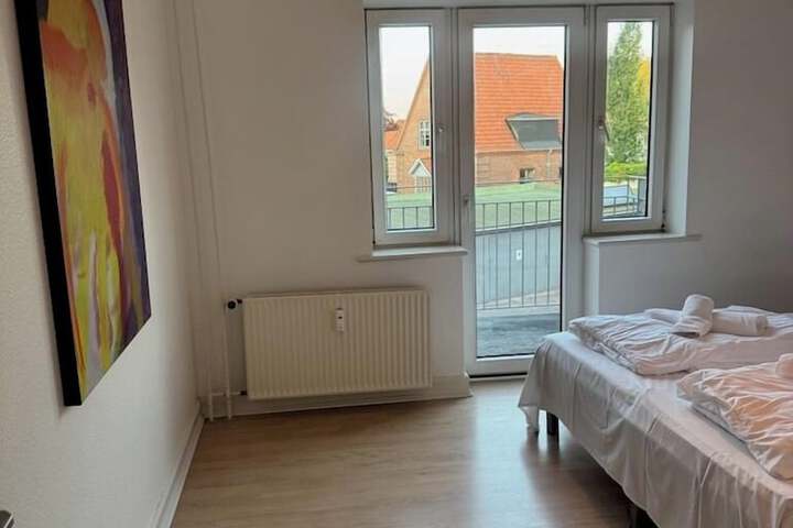 Room 4 of 11
