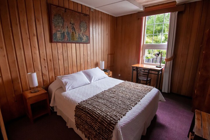 Room 9 of 25