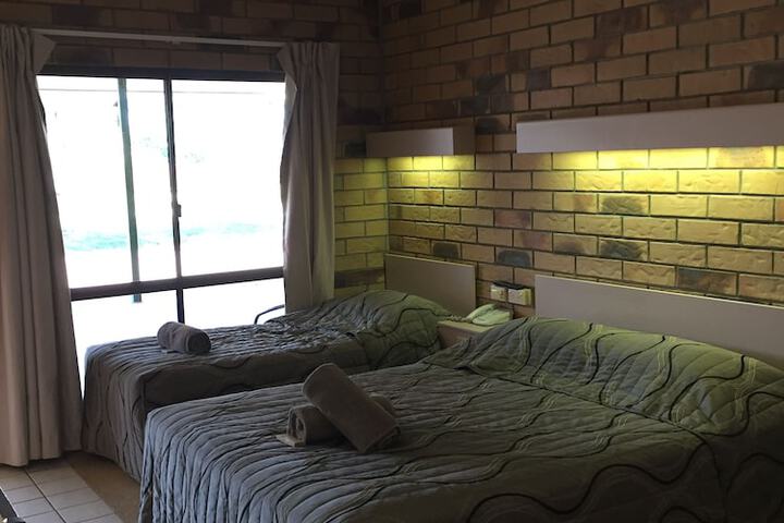 Room 2 of 7
