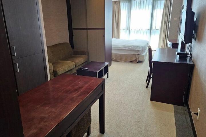 Room 56 of 86