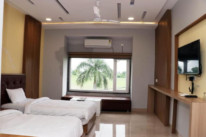 Room 17 of 25