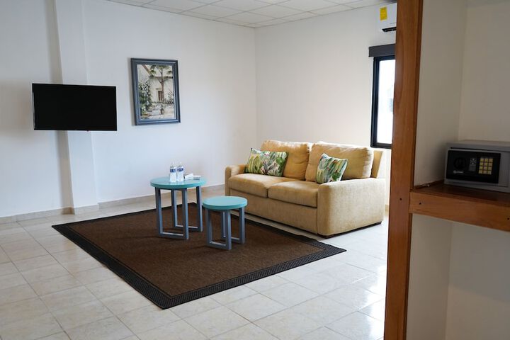 Room 5 of 48