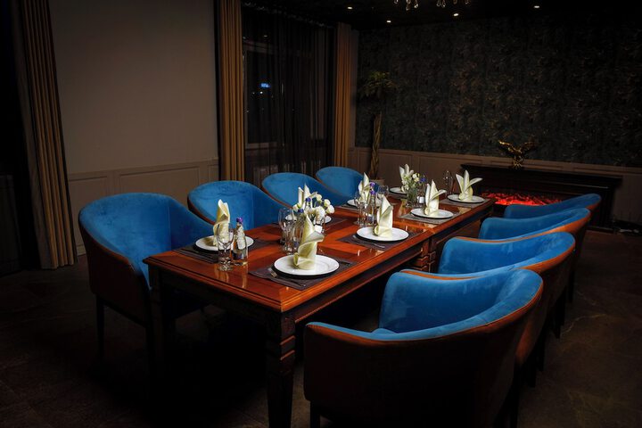 Dining 44 of 49