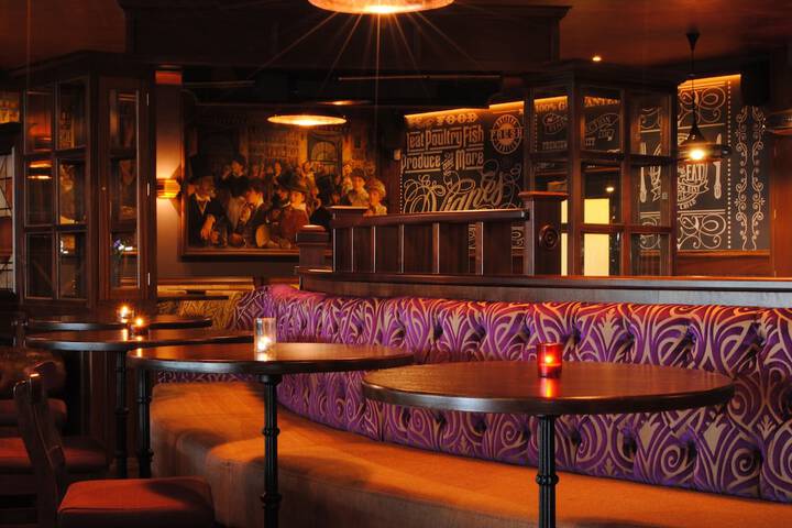 Lounge 50 of 69