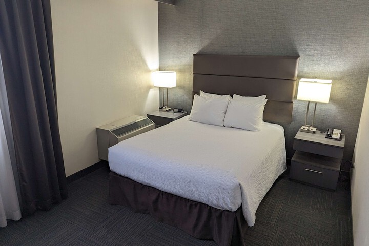 Room 25 of 53