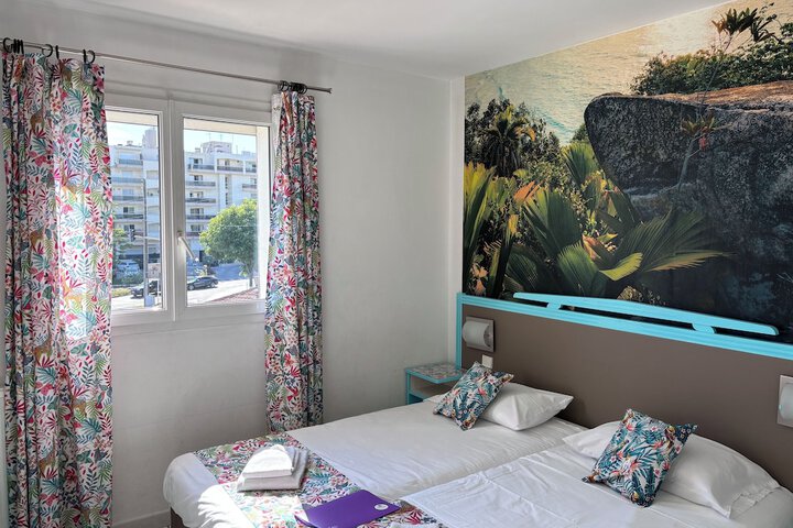 Room 33 of 78