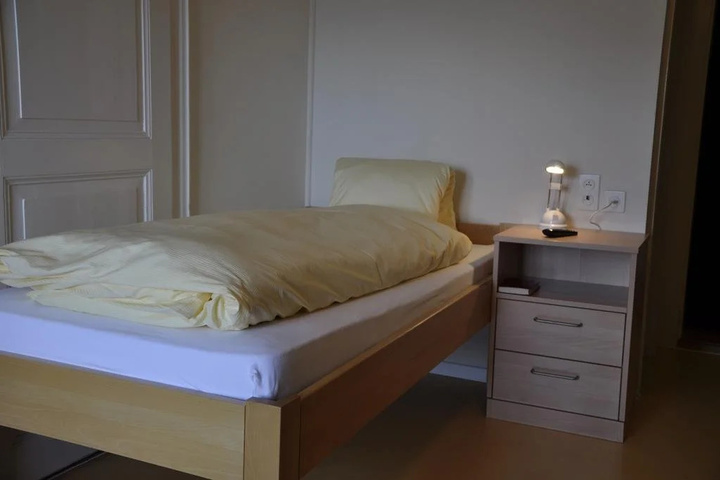 Room 2 of 8