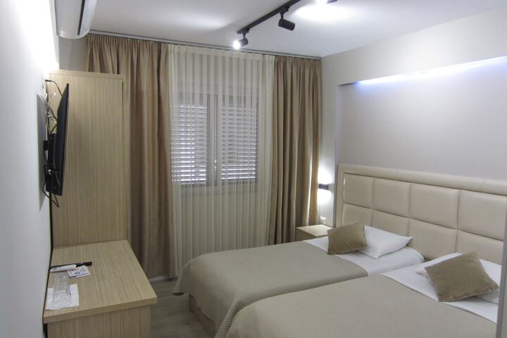 Room 42 of 74