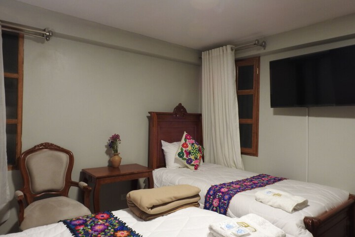 Room 6 of 10
