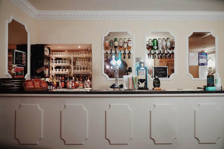 Lounge 75 of 95