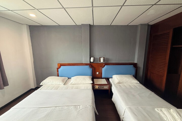 Room 27 of 86