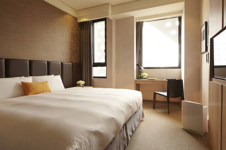 Room 10 of 35