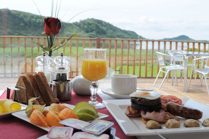 Breakfast/Coffee Service 62 of 77