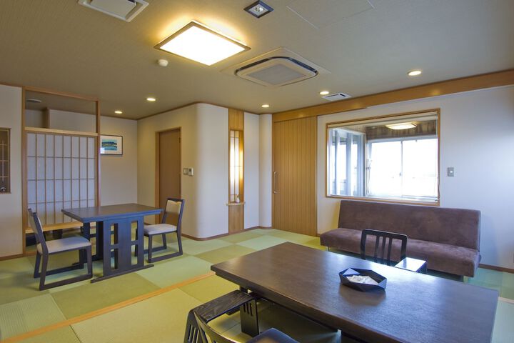 Room 14 of 75