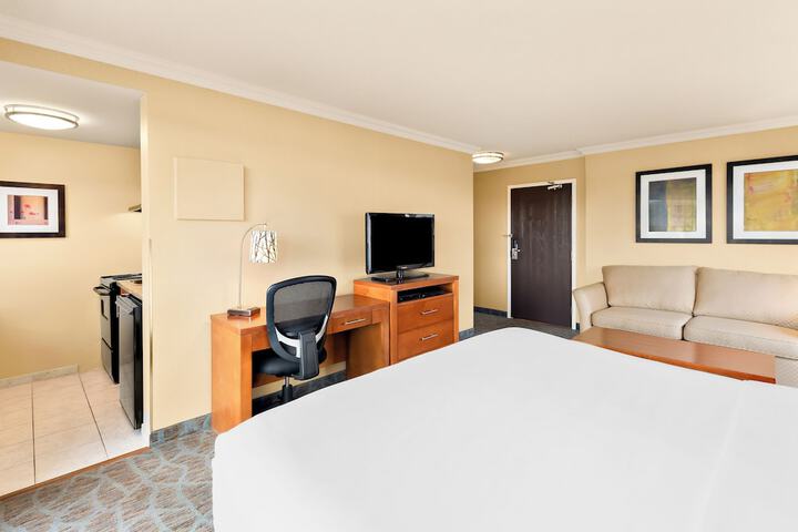 Room 25 of 63