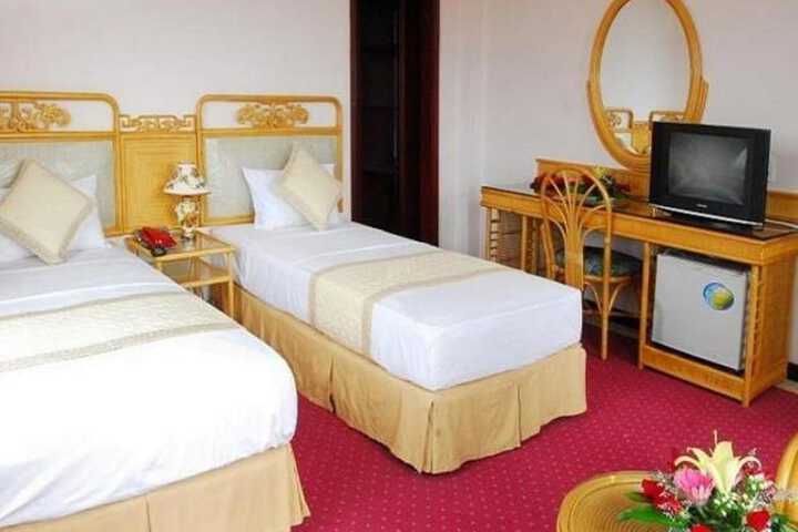 Room 2 of 18