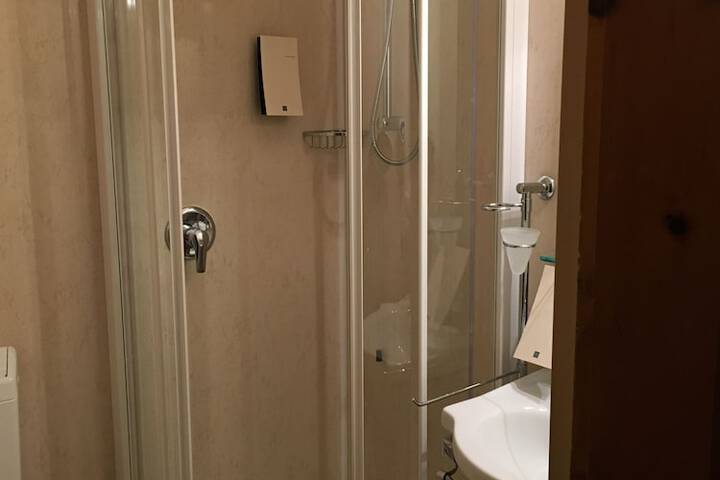 Room 26 of 61