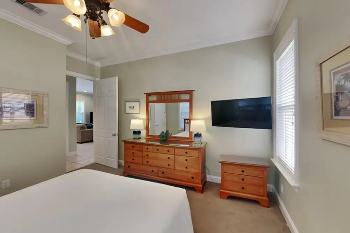 Room 4 of 20